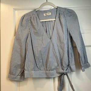 - - Madewell blue and white striped cropped top, size M, 100% cotton, V ne…